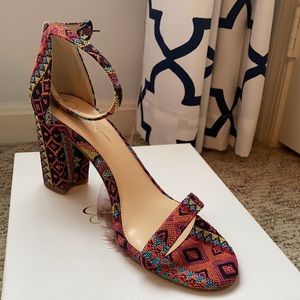 NEW Jessica Simpson tribal print sandal heels